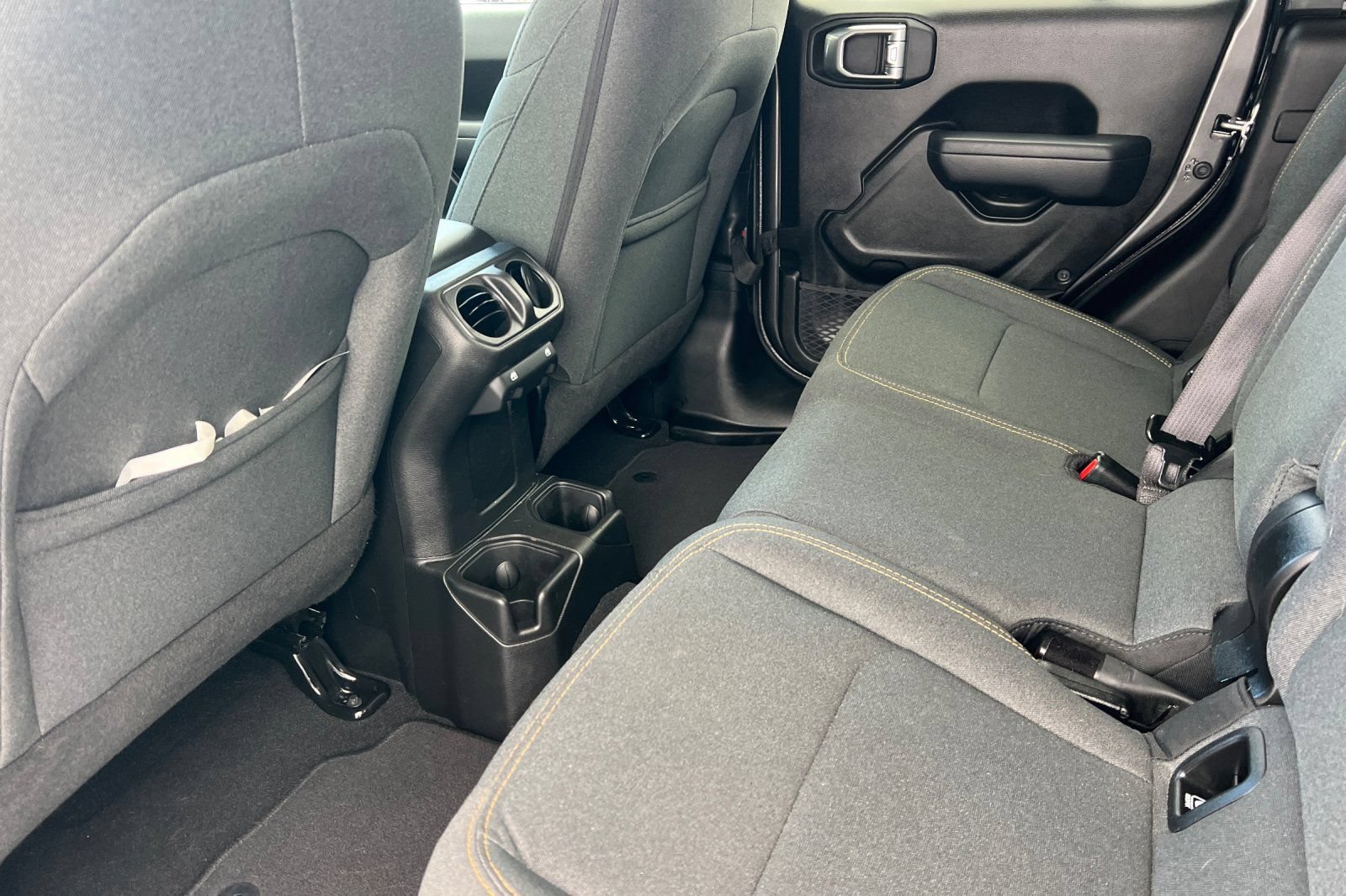 Used 2024 Jeep Gladiator Sport AWD/4WD image 9