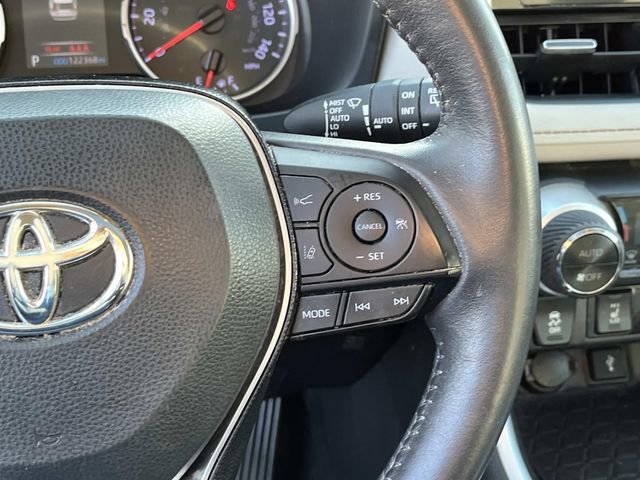 Used 2020 Toyota RAV4 XLE Premium image 32
