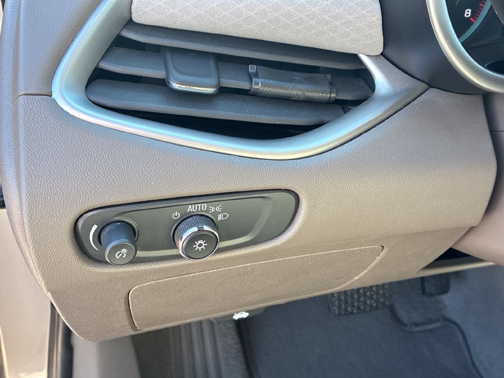 Used 2025 Chevrolet Malibu LT FWD image 14