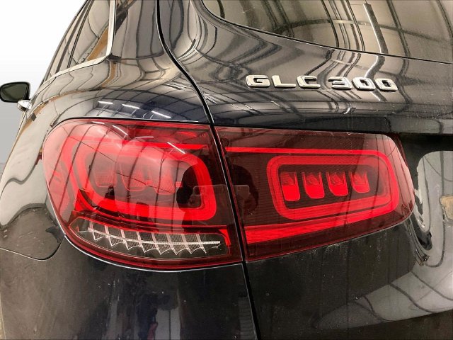 Used 2021 Mercedes-Benz GLC 300 4MATIC image 28