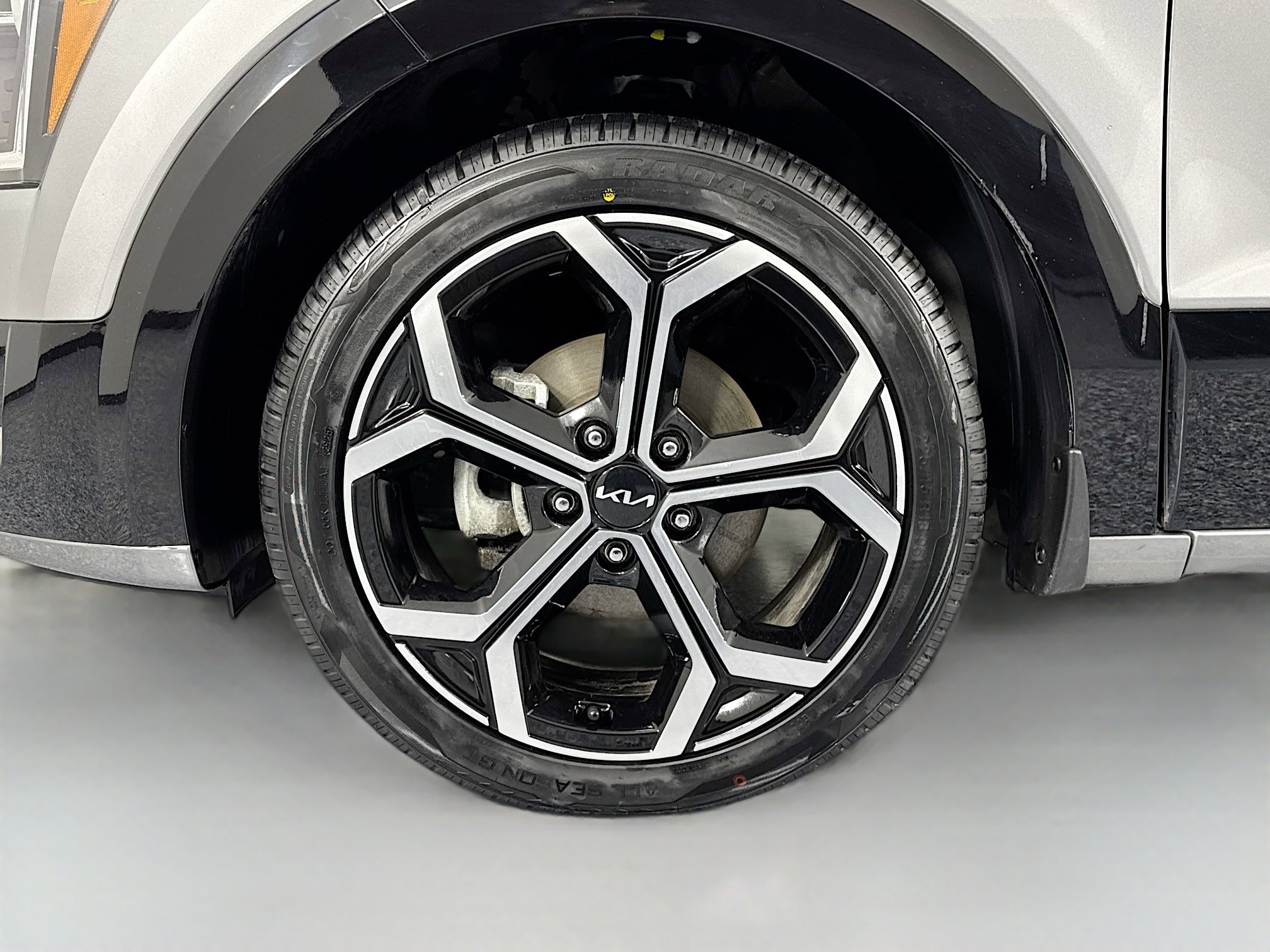 Used 2023 Kia Niro EX Touring image 32