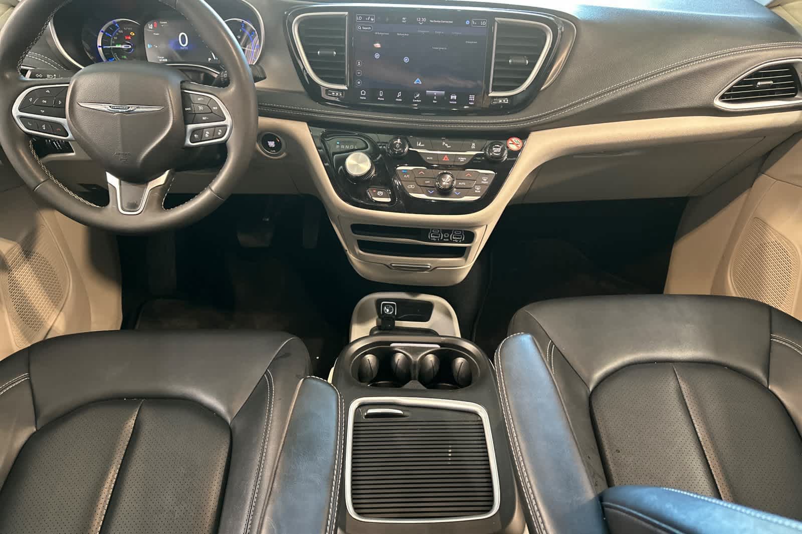 Used 2024 Chrysler Pacifica Limited FWD image 4