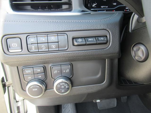 Used 2024 GMC Yukon Denali image 23