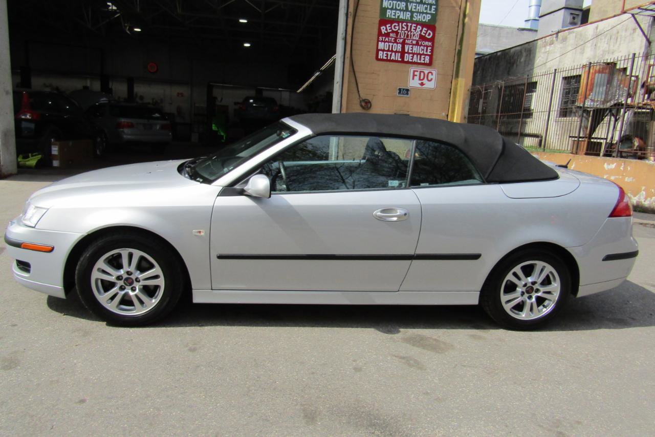 Used 2007 Saab 9-3 2.0T w/ Premium Audio Pkg FWD image 2
