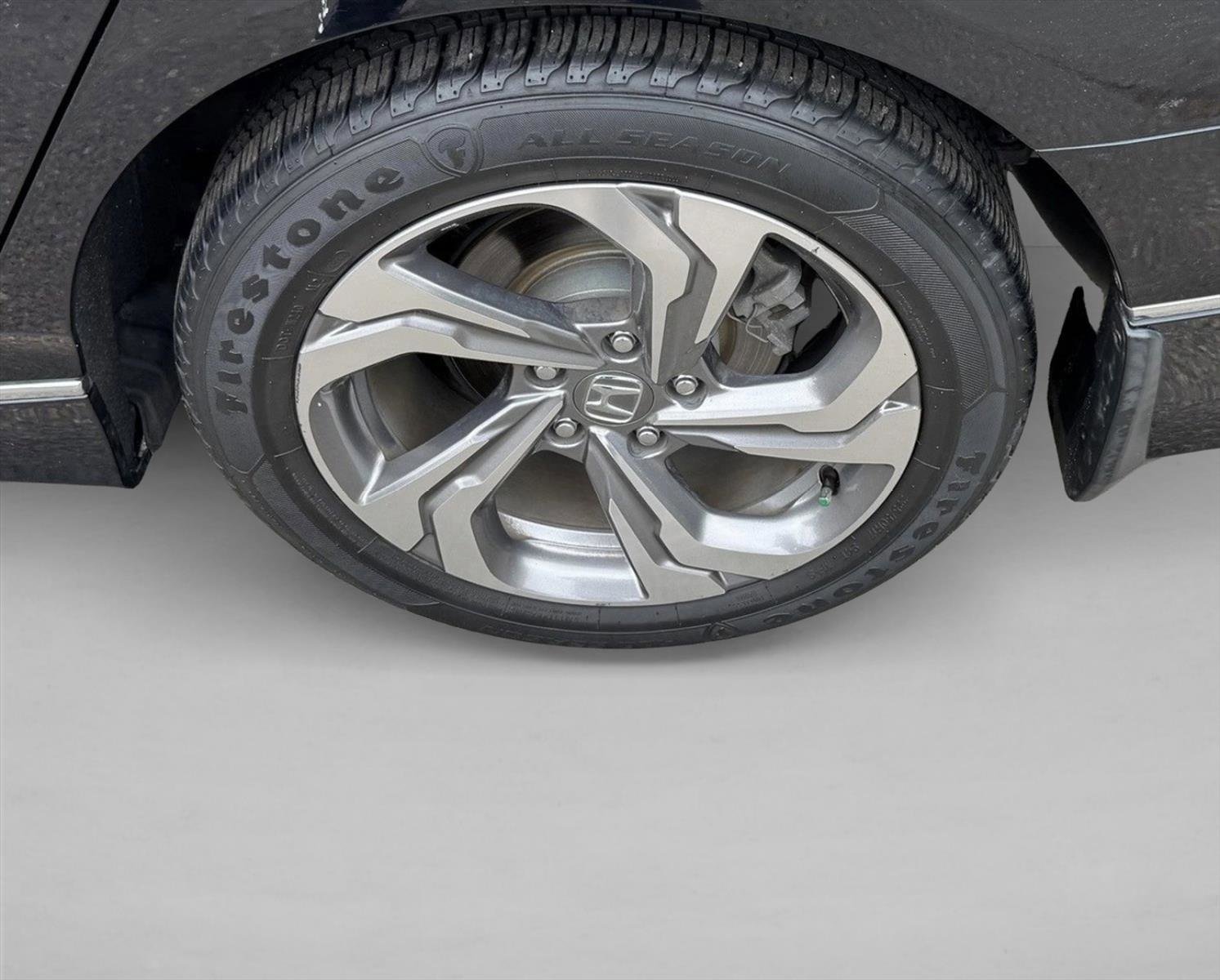 Used 2018 Honda Accord EX-L image 9
