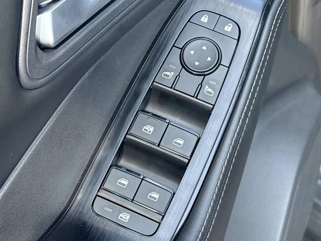 Used 2026 Nissan Rogue SV AWD/4WD image 28