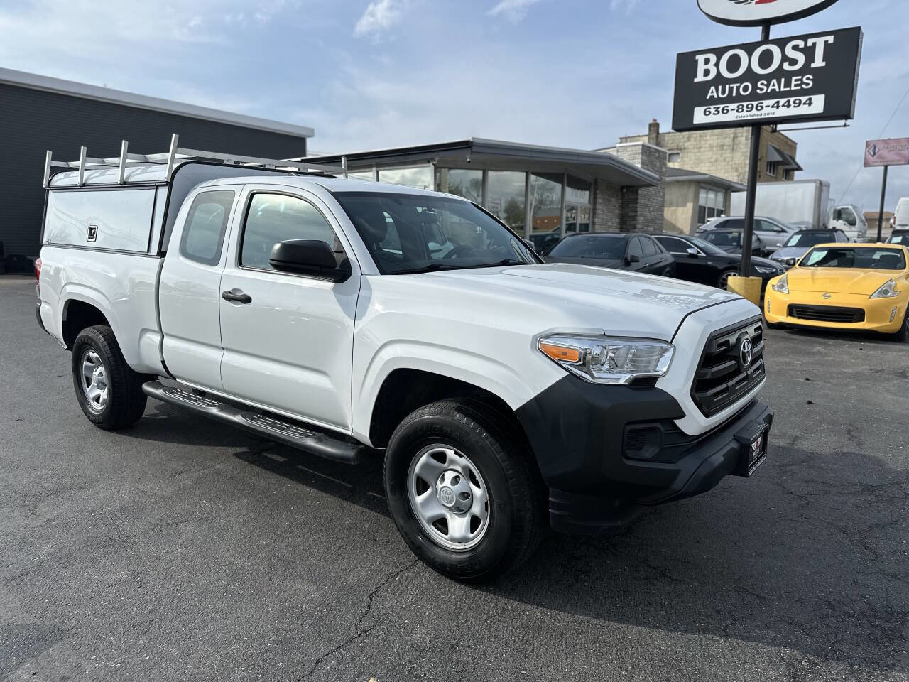 Used 2016 Toyota Tacoma SR RWD image 3