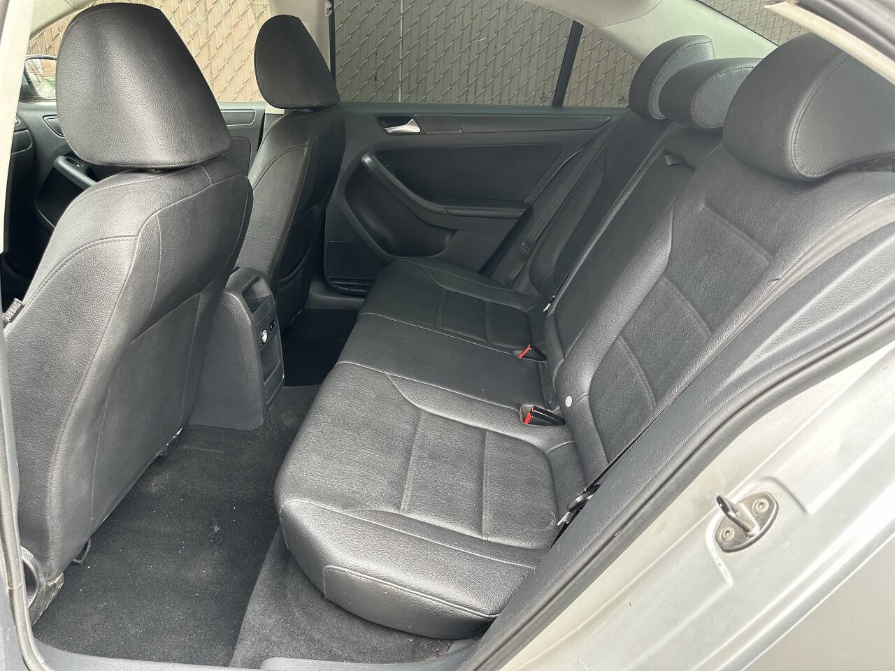 Used 2011 Volkswagen Jetta SE image 12