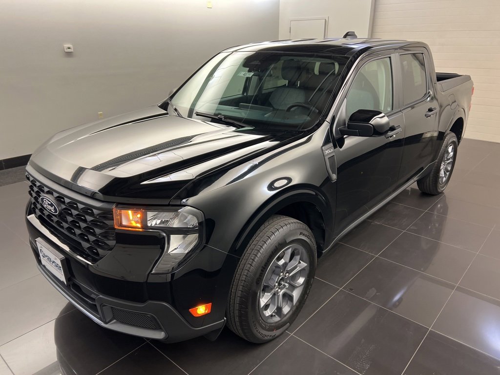 New 2025 Ford Maverick XLT w/ XLT Luxury Package image 3
