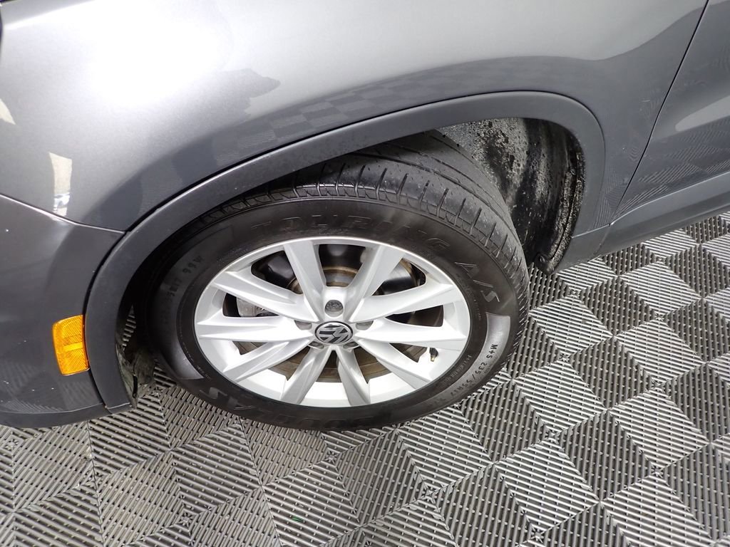 Used 2017 Volkswagen Tiguan Limited w/ Premium Package image 33