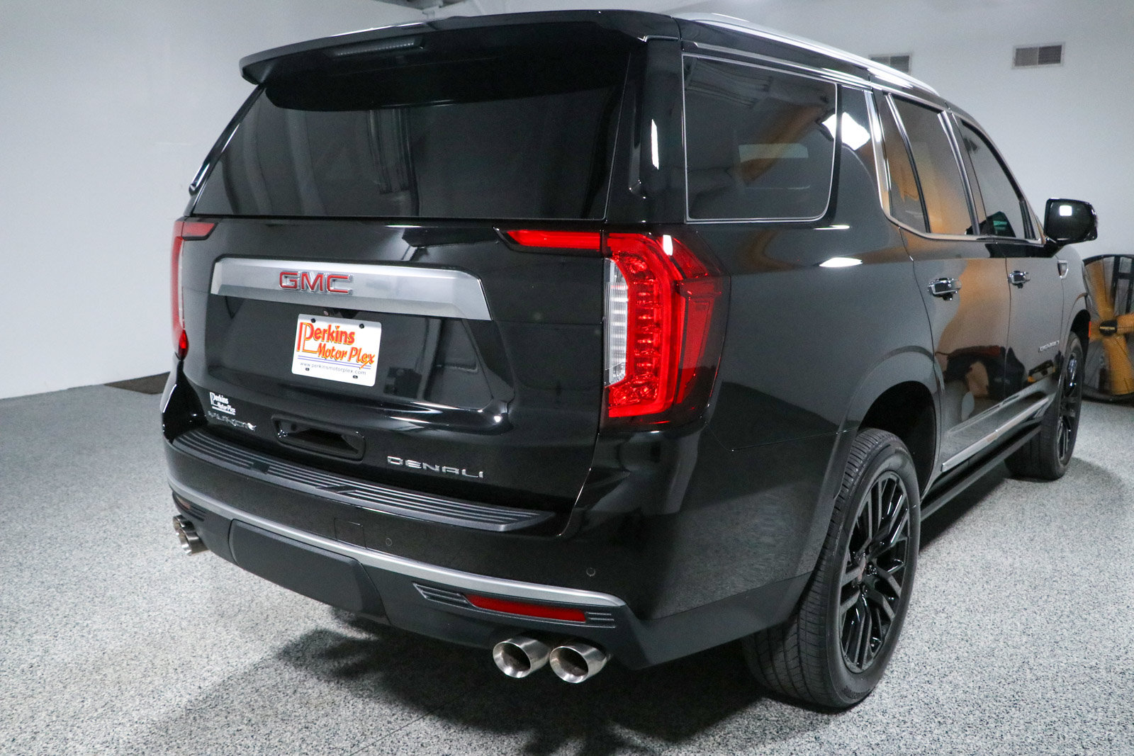 Used 2023 GMC Yukon Denali AWD/4WD image 7