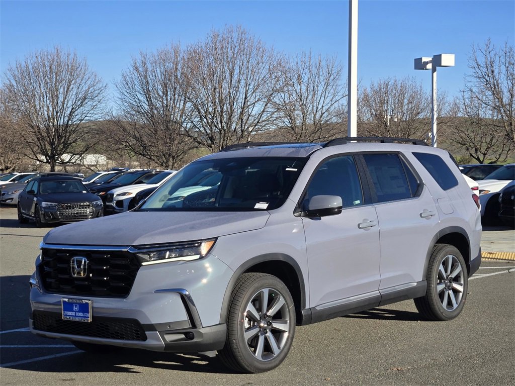 New 2025 Honda Pilot Touring image 8