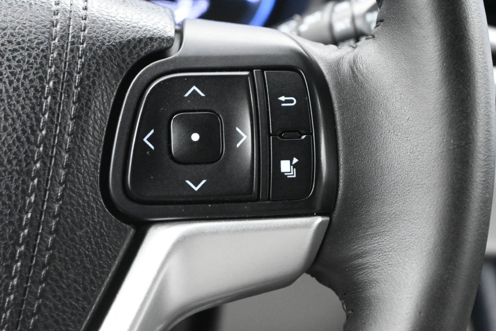 Used 2015 Toyota Highlander XLE FWD image 6