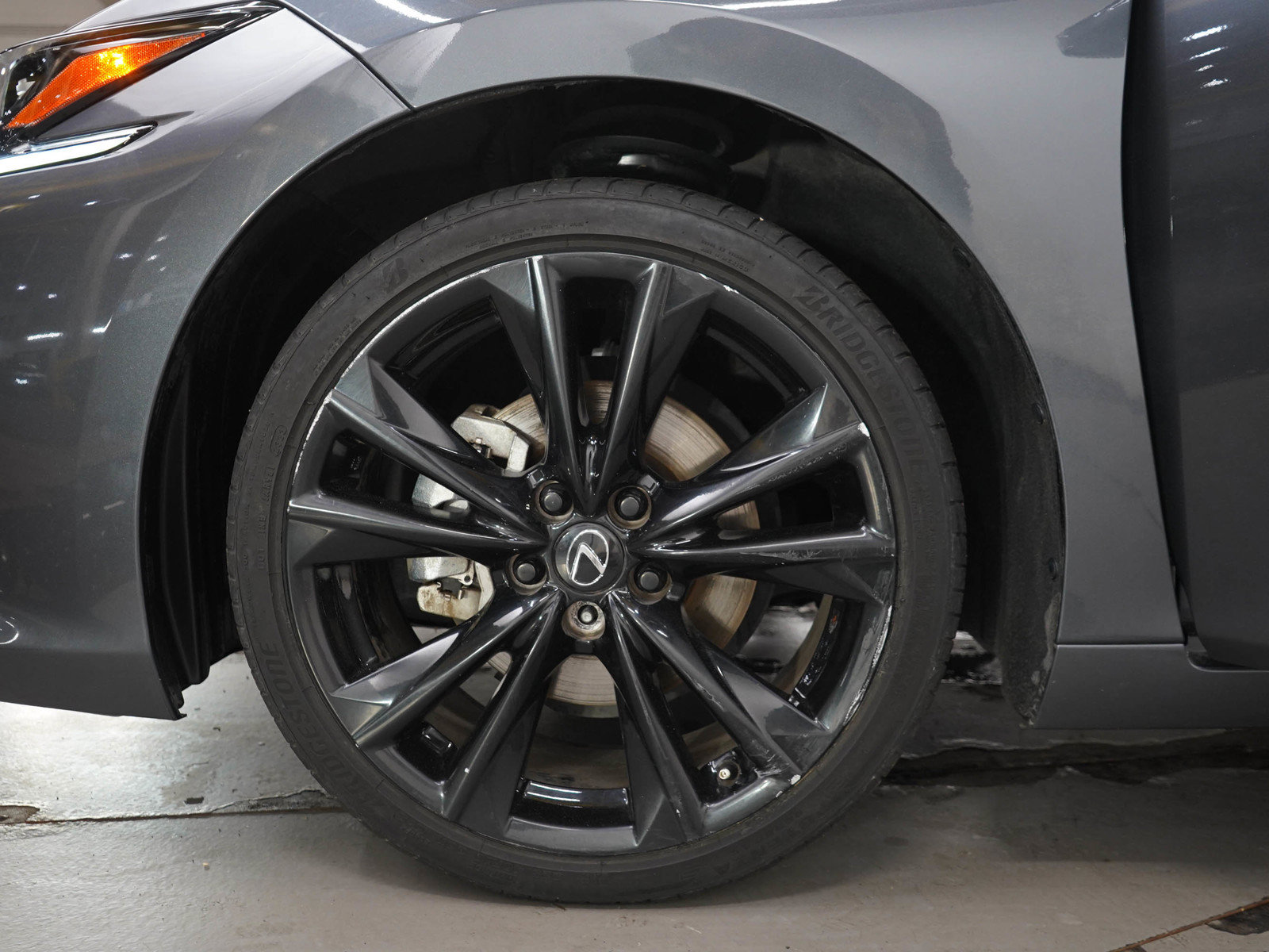 Used 2024 Lexus ES 300h F Sport w/ Accessory Package (Z2) FWD image 30