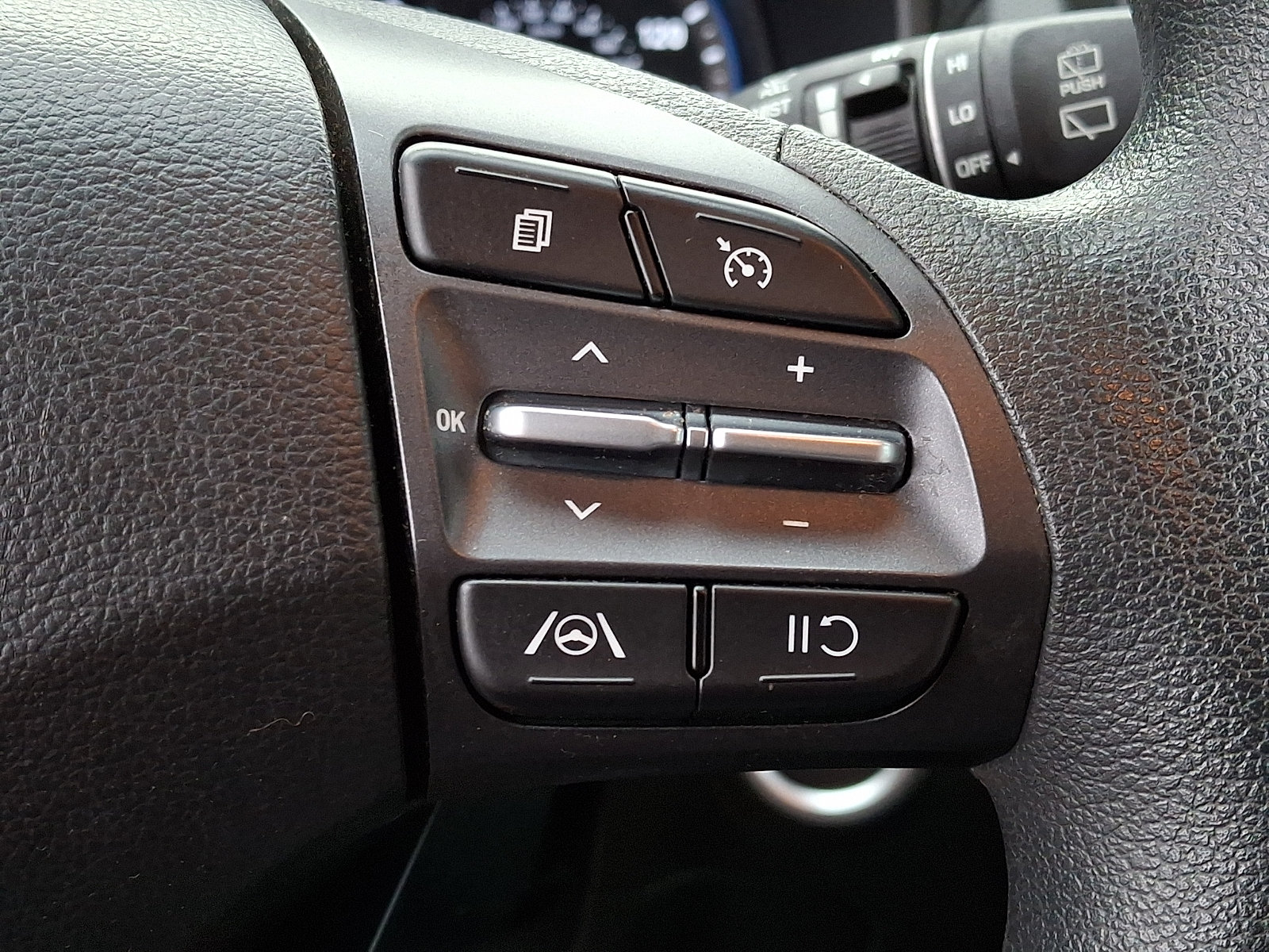 Certified 2023 Hyundai Kona SEL AWD/4WD image 24