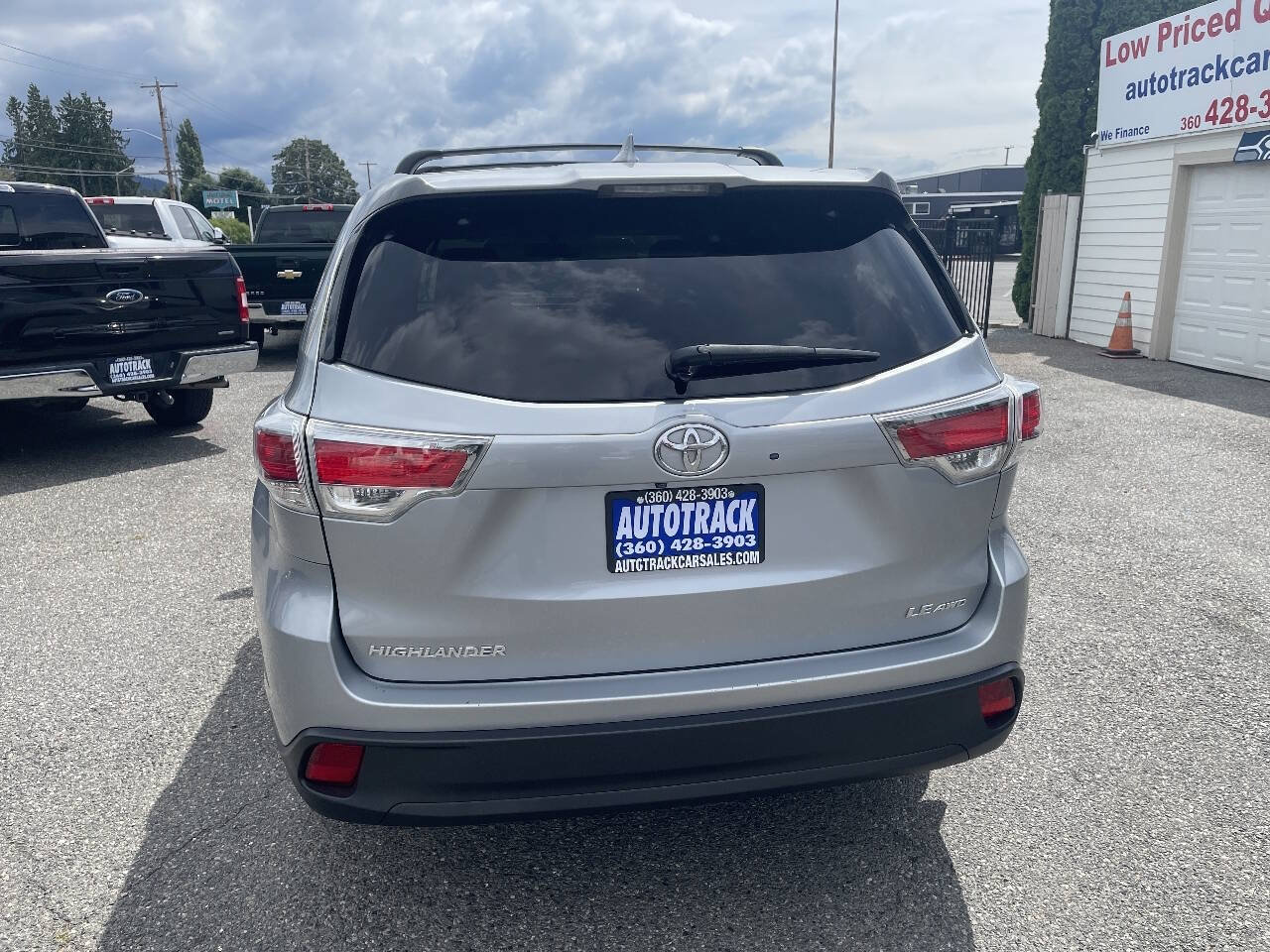 Used 2016 Toyota Highlander Plus AWD/4WD image 4