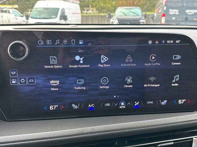 Used 2025 Chevrolet Traverse LT image 32