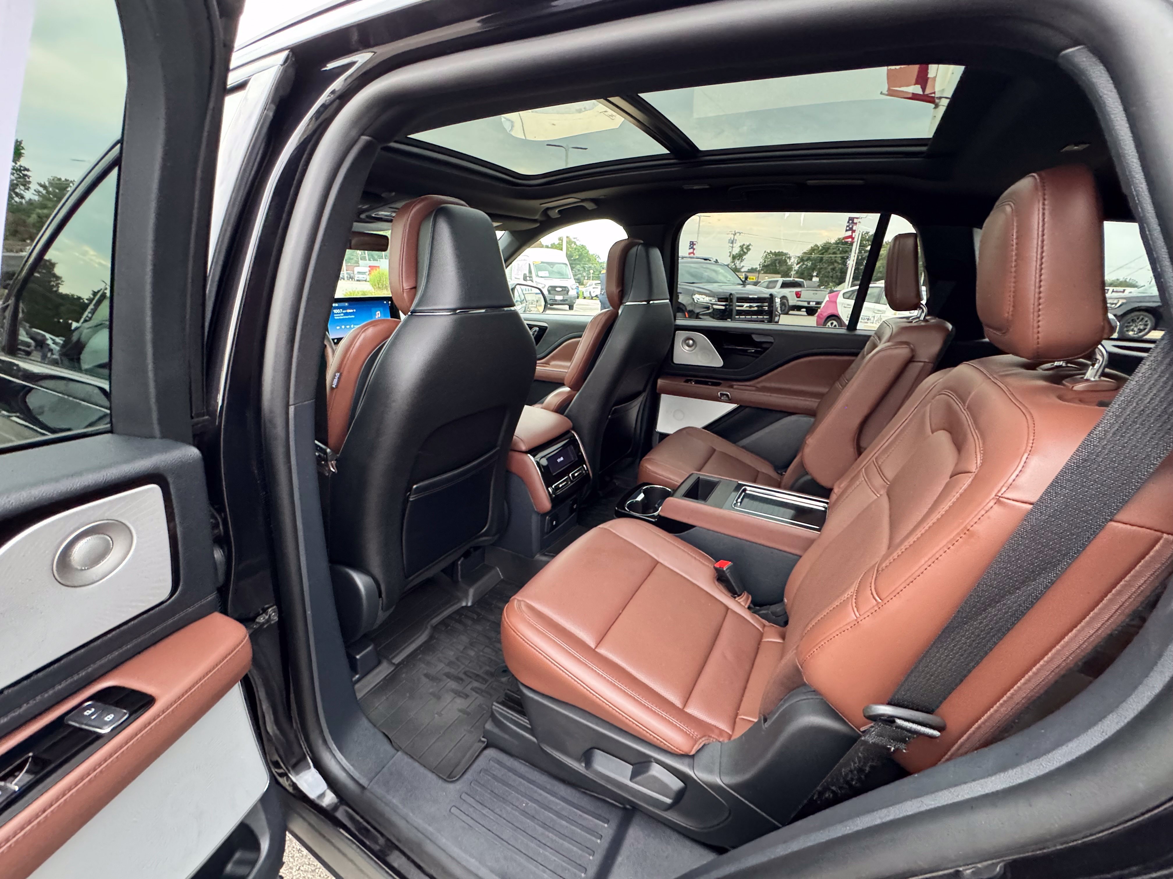 Used 2026 Lincoln Aviator Reserve AWD/4WD image 25