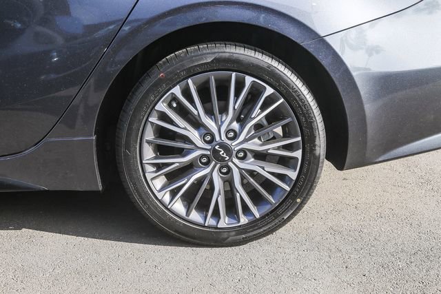 Used 2023 Kia Forte GT-Line w/ GT-Line Premium Package image 12