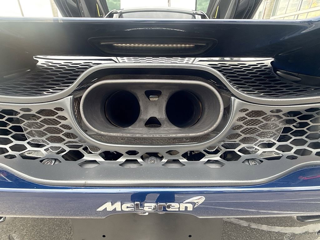 Used 2025 McLaren 750S Spider image 33