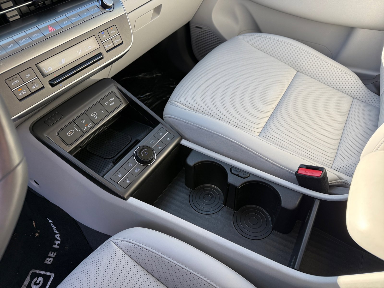 Certified 2025 Hyundai Kona Limited image 13