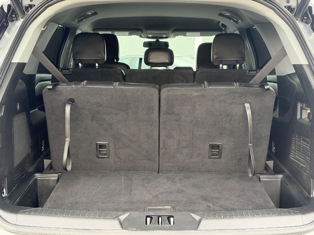 Used 2023 Ford Explorer Limited AWD/4WD image 6