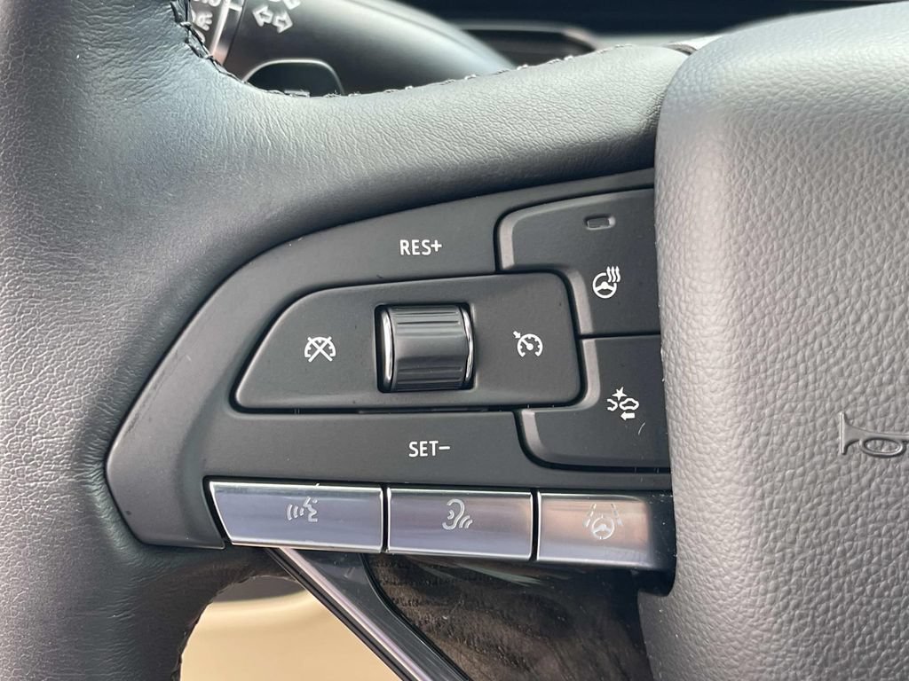 Certified 2024 Cadillac Escalade ESV Premium Luxury AWD/4WD image 45