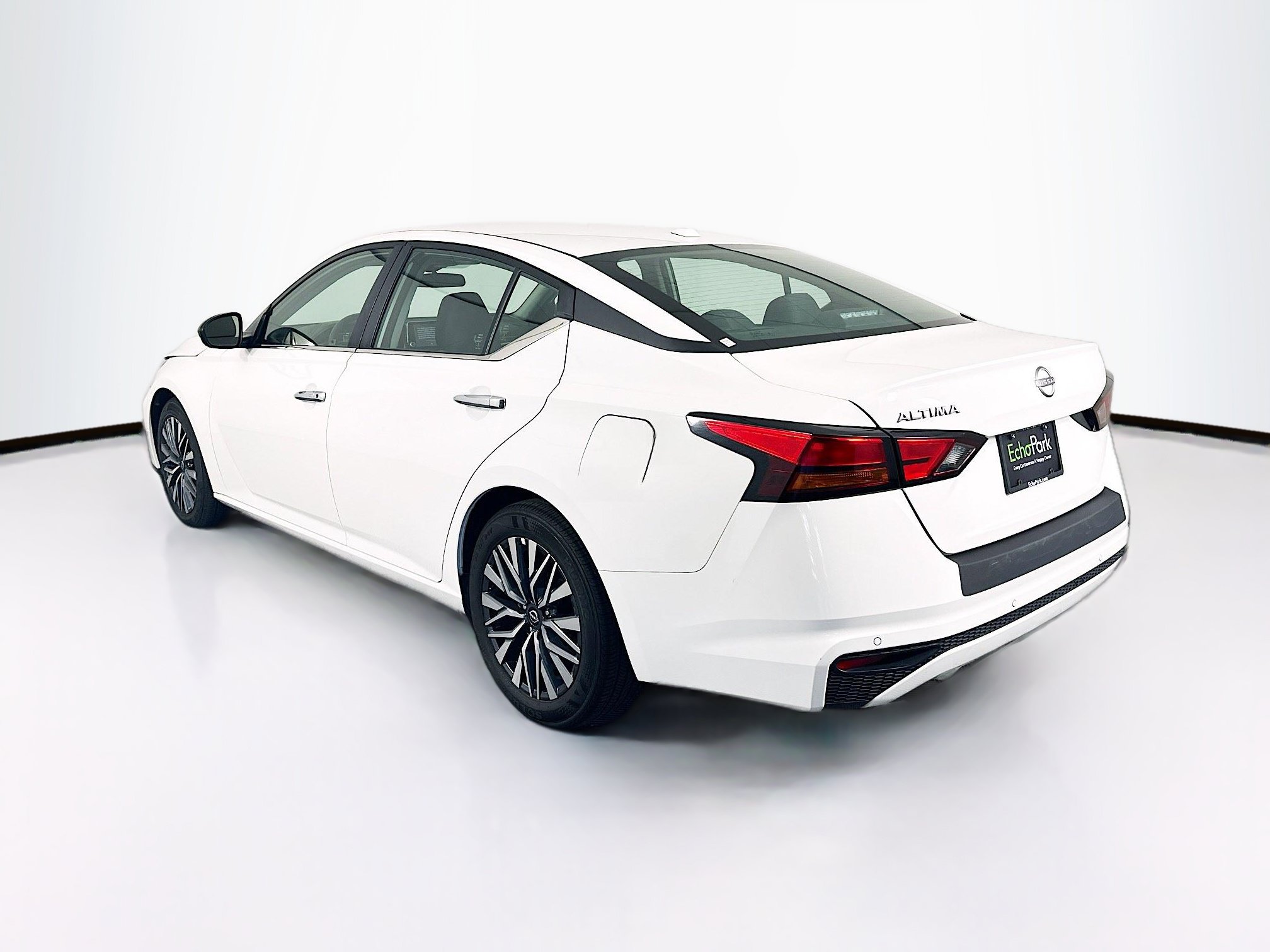 Used 2025 Nissan Altima 2.5 SV FWD image 5