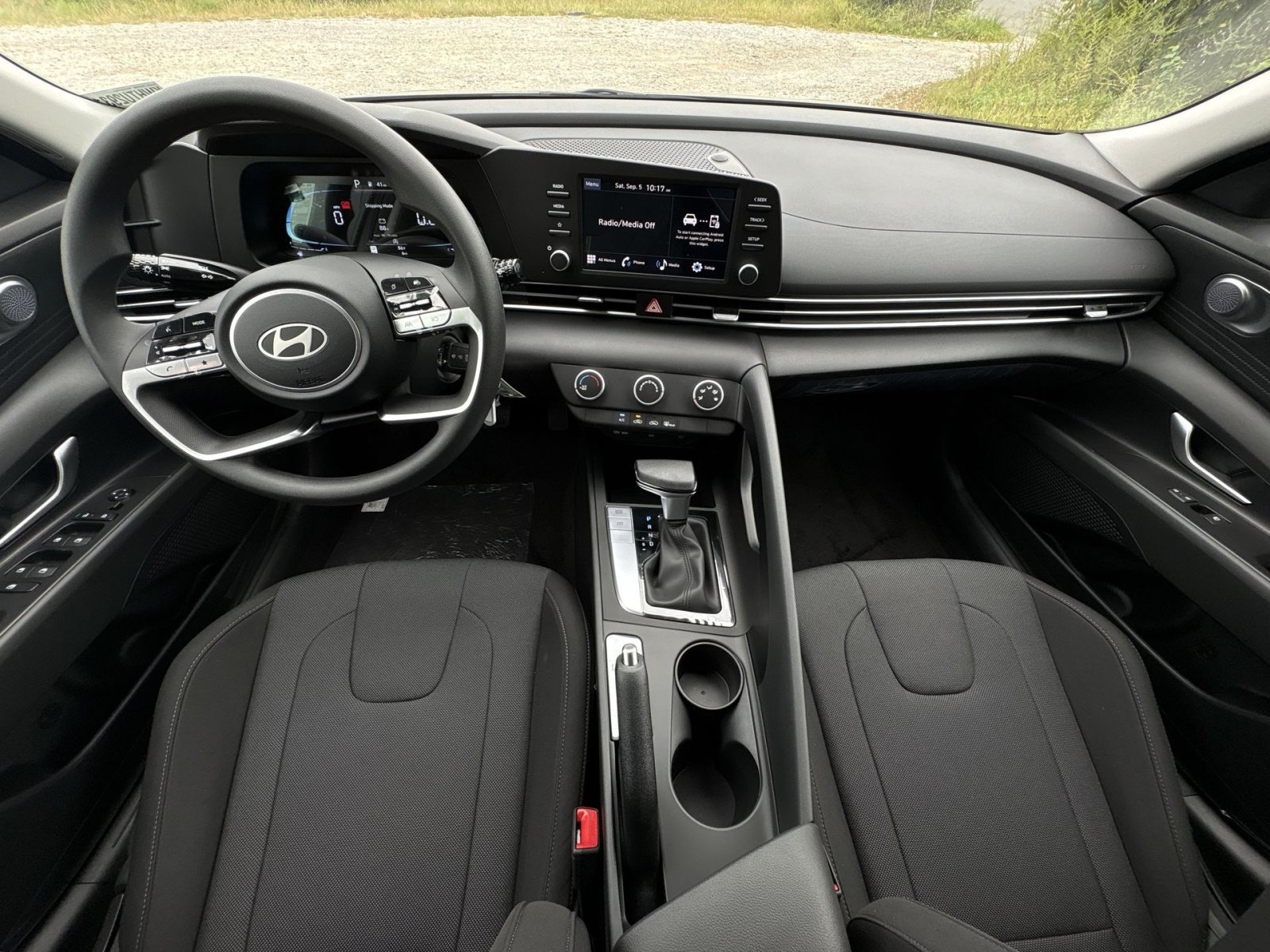 New 2026 Hyundai Elantra SE FWD image 23