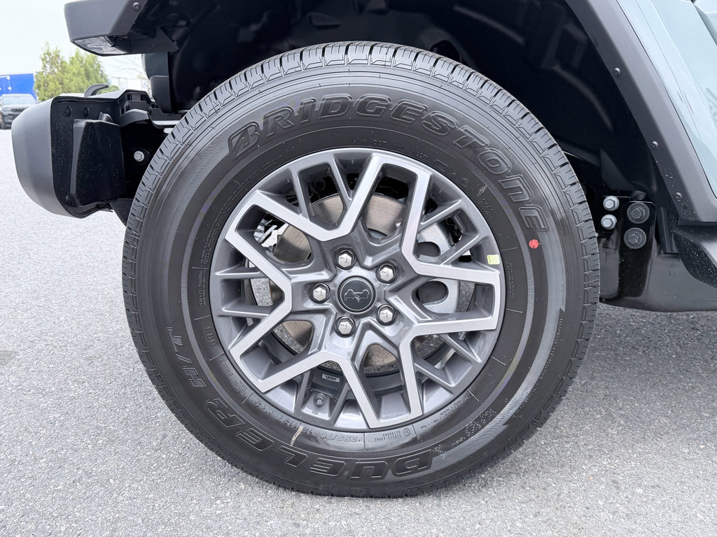 New 2026 Jeep Wrangler Unlimited Sahara AWD/4WD image 35