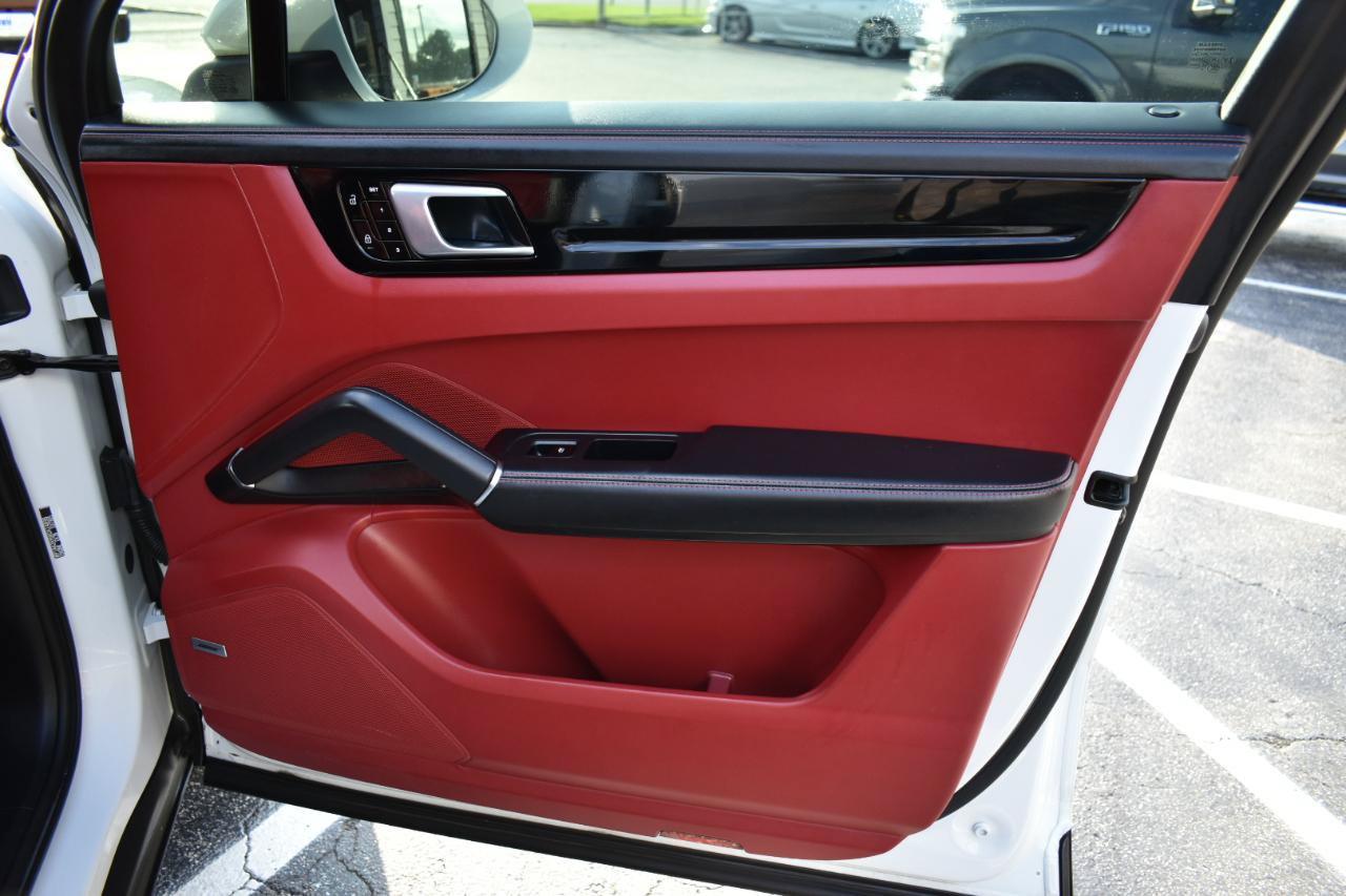Used 2019 Porsche Cayenne AWD/4WD image 39