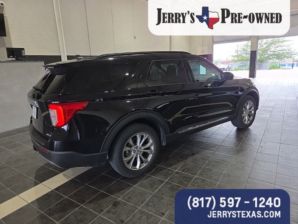 Used 2023 Ford Explorer XLT w/ Equipment Group 202A image 5