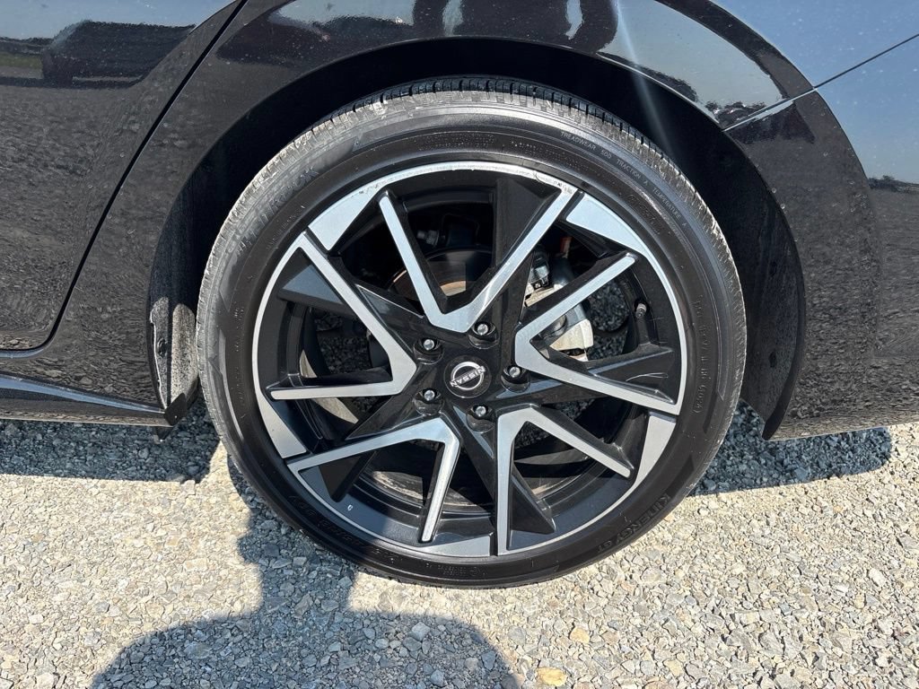 Used 2025 Nissan Sentra SR FWD image 4