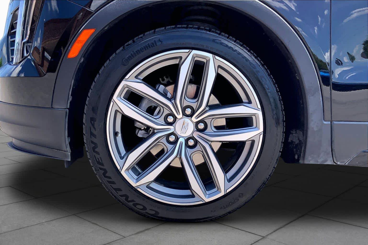 Used 2020 Cadillac XT4 Sport w/ Cold Weather Package FWD image 11