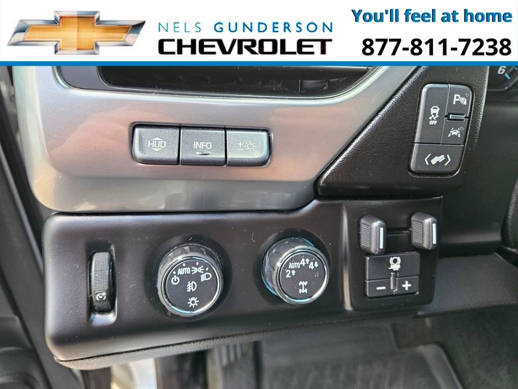 Used 2018 Chevrolet Suburban Premier image 25