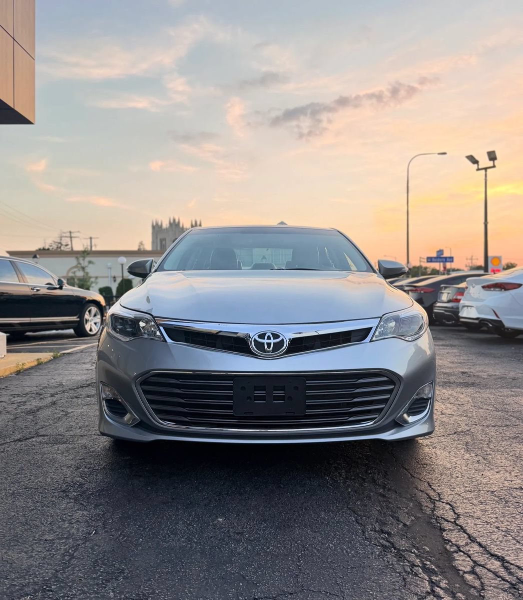 Used 2015 Toyota Avalon XLE FWD image 2