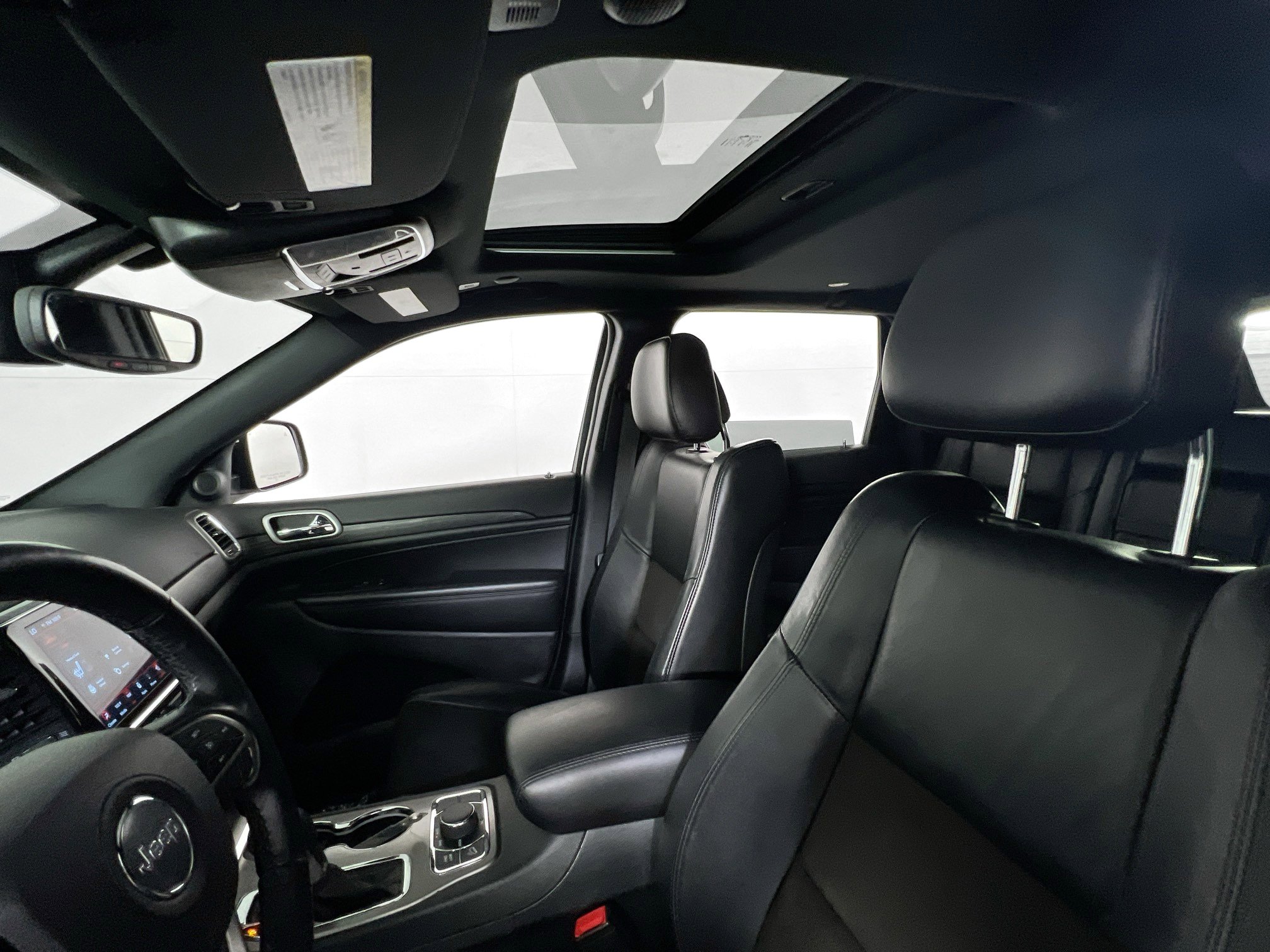 Used 2022 Jeep Grand Cherokee Laredo X image 22