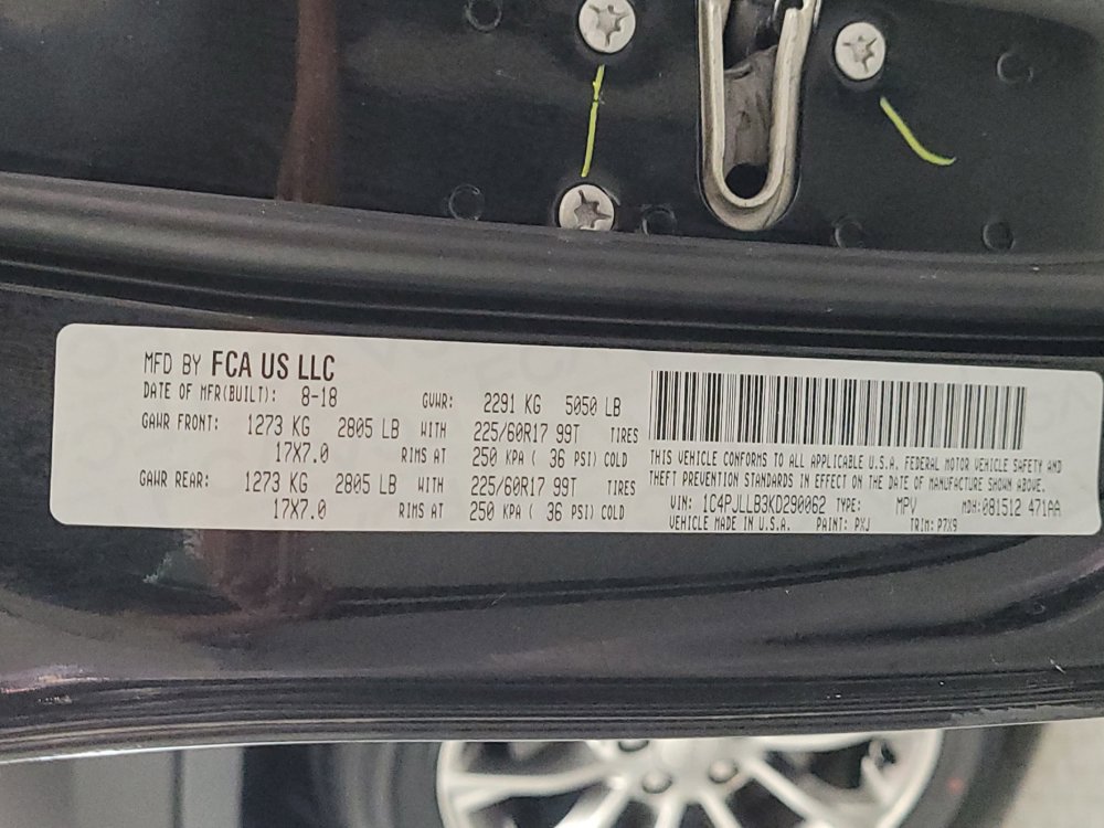 Used 2019 Jeep Cherokee Latitude Plus w/ Comfort/Convenience Group FWD image 33