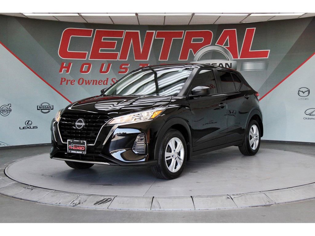 Certified 2025 Nissan Kicks Play S image 2