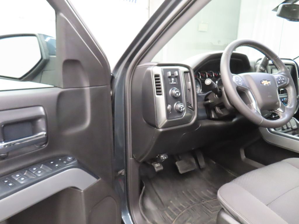 Used 2018 Chevrolet Silverado 1500 LT w/ All Star Edition image 43