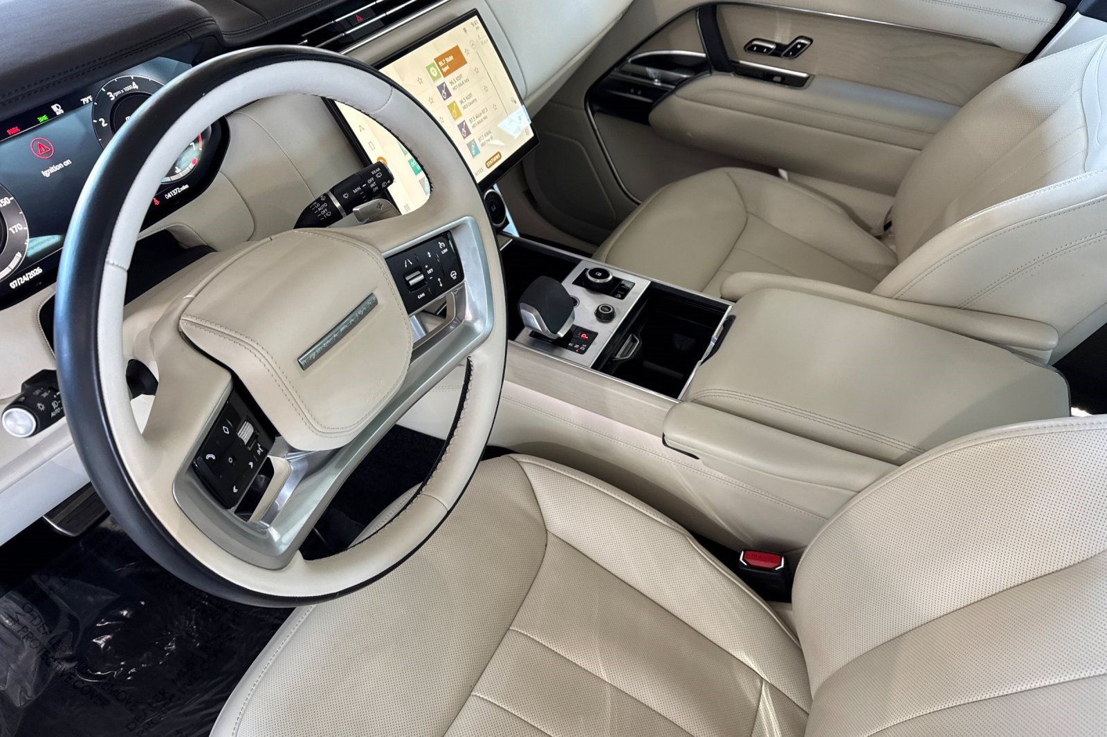 Used 2023 Land Rover Range Rover Autobiography AWD/4WD image 4
