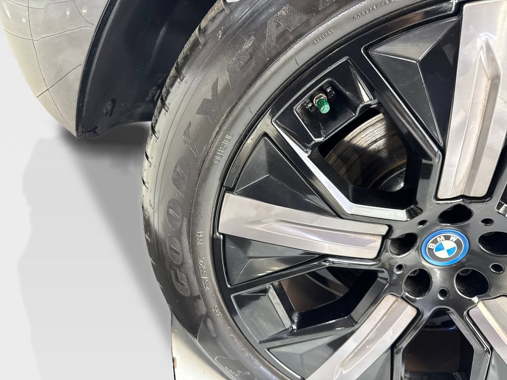 Used 2024 BMW iX xDrive50 w/ Premium Package AWD/4WD image 81