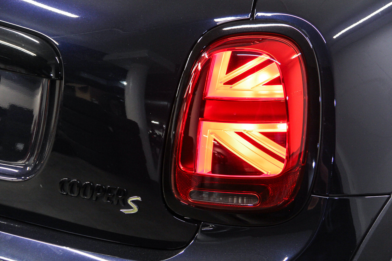 Certified 2024 MINI Cooper SE FWD image 7
