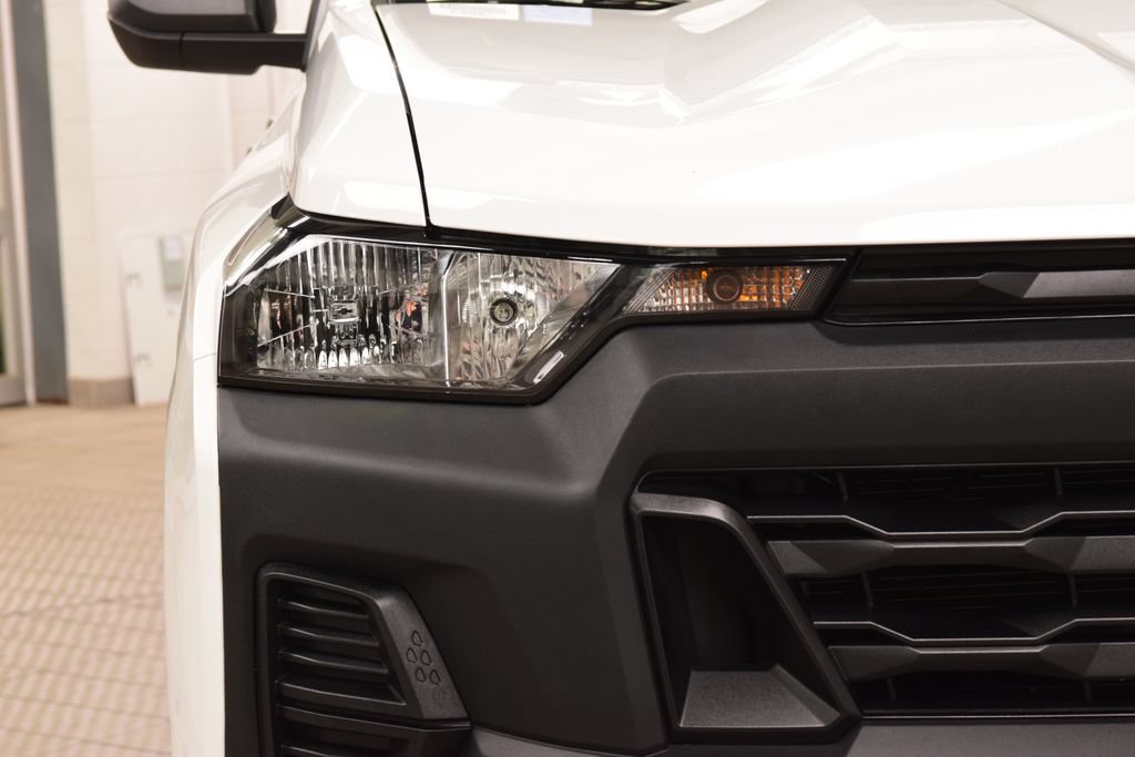 Used 2026 Chevrolet Colorado W/T AWD/4WD image 12