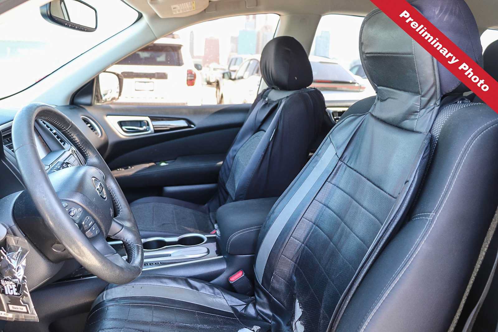 Used 2017 Nissan Pathfinder SV FWD image 12