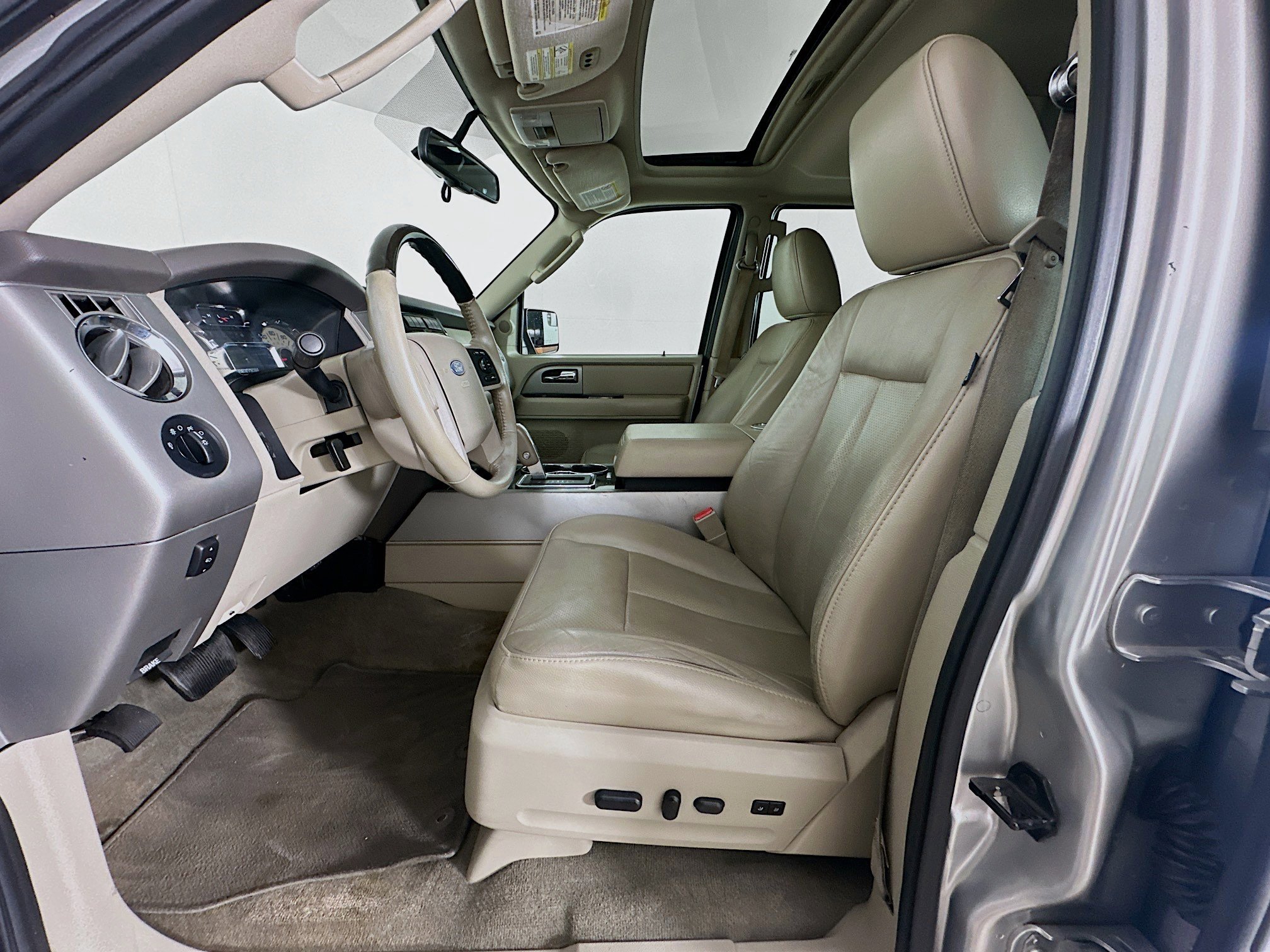 Used 2012 Ford Expedition Limited RWD image 13