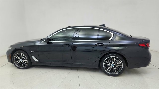 Used 2023 BMW 530e xDrive w/ Premium Package image 4