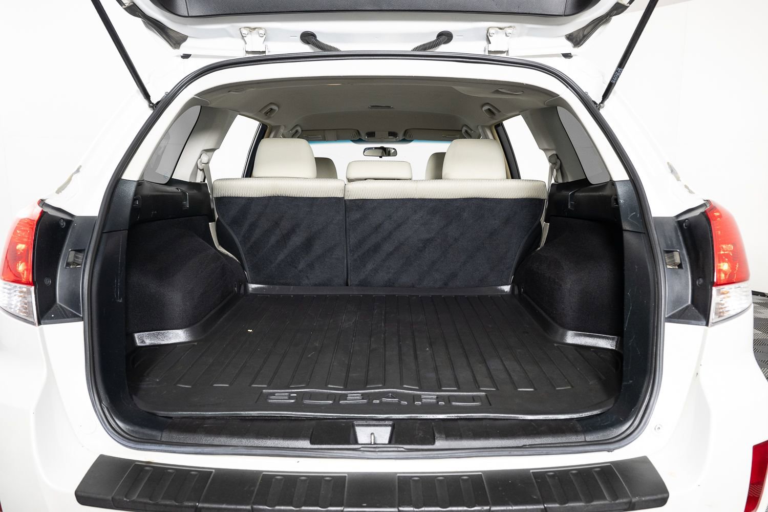 Used 2012 Subaru Outback 2.5i Premium w/ All-Weather Pkg image 21