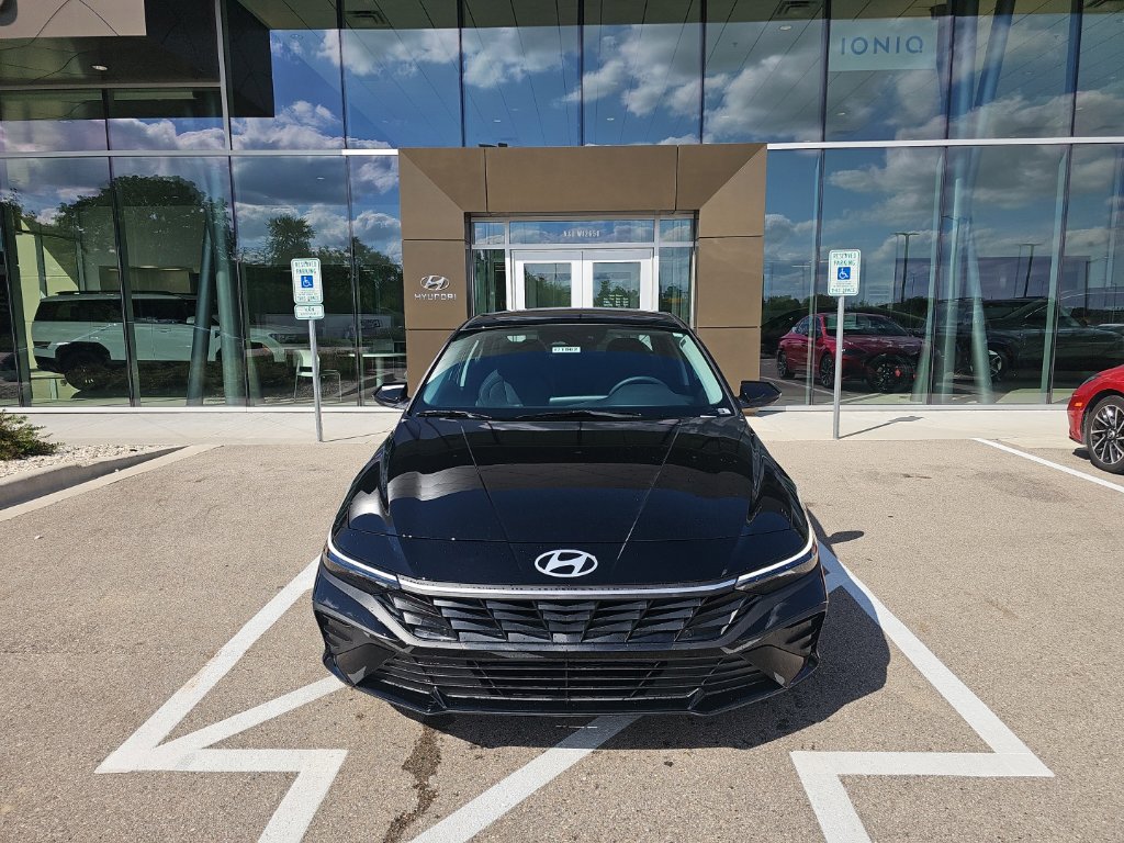 New 2026 Hyundai Elantra SE FWD image 8