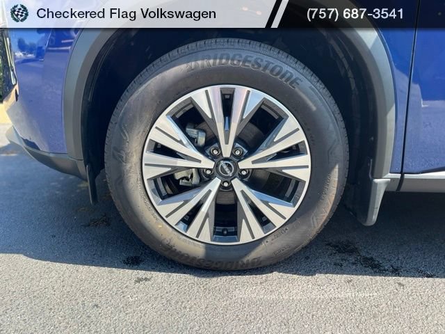 Used 2023 Nissan Rogue SV AWD/4WD image 5